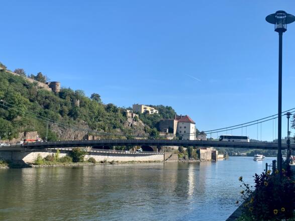 Die Prinzregent Luitpold Brücke über die Donau in Passau