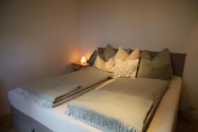 Schlafzimmer Ferienwohnung Familiengarten