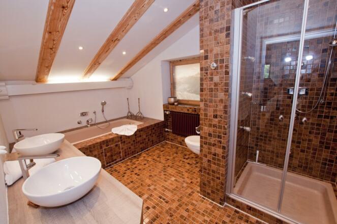 Dachwohnung Badezimmer