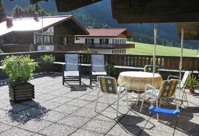 Auf unserer 50 m² großen Terrasse kommen Sonnenhungrige von früh bis spät auf Ihre Kosten!