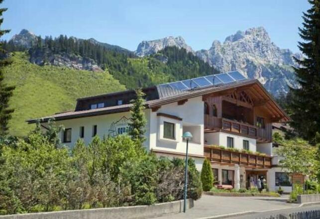 Landhaus Aggenstein im Sommer