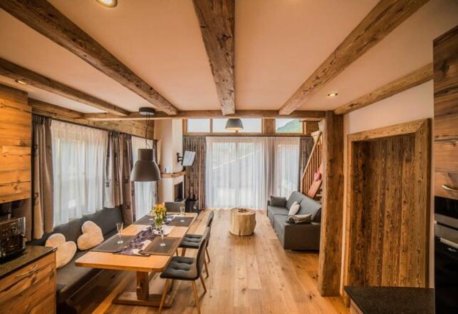 Wohnbereich in Felixe´s Lodge