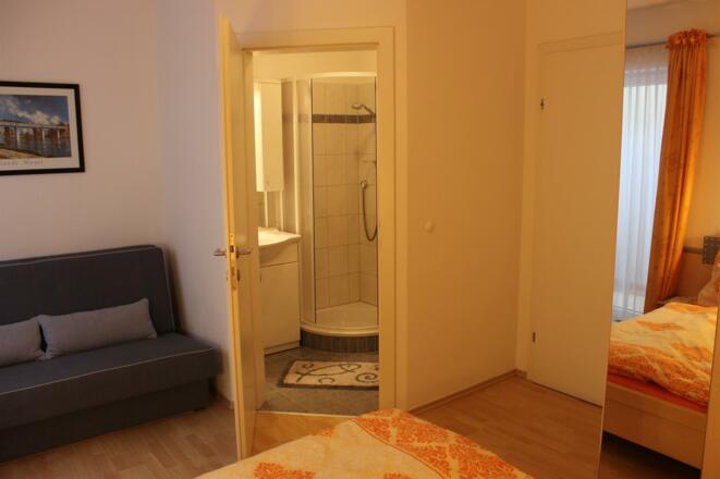Schlafzimmer 2 Bad