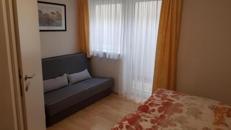 Schlafzimmer 1 Ausziehcouch
