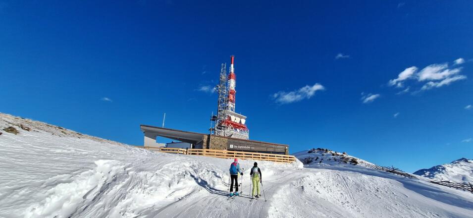 Bei der &quot;Gipfelstube&quot; - zu früh zum Einkehren.