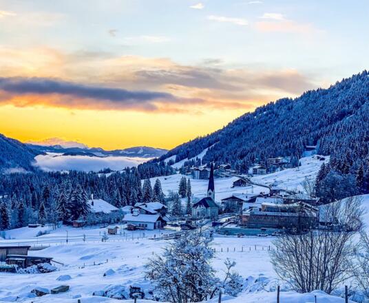 Abendstimmung im winterlichen Balderschwang