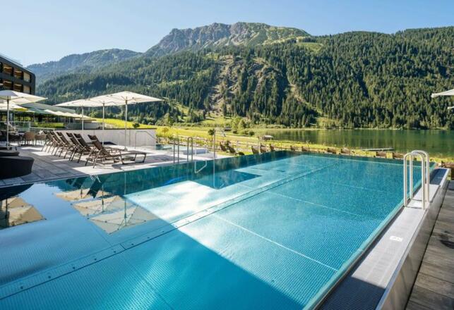 Infinity-Pool