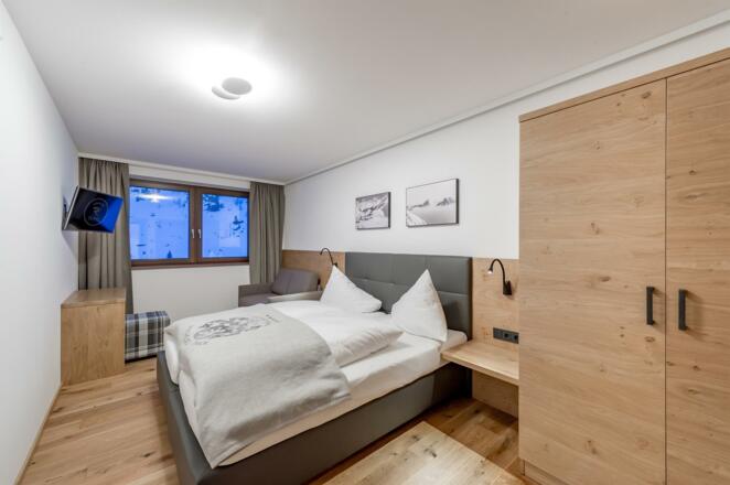 RIGHT_Schlafzimmer 2