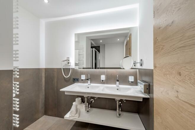 LEFT_Badezimmer