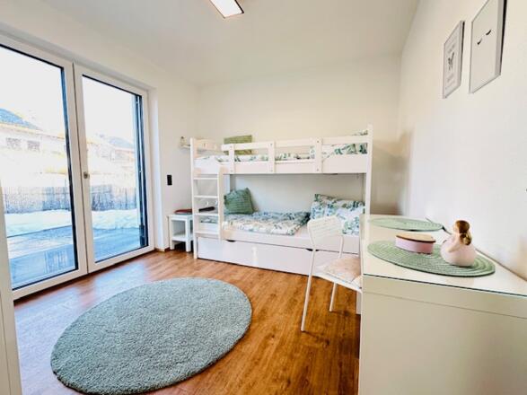 Kinderzimmer mit Etagenbett für drei Personen!