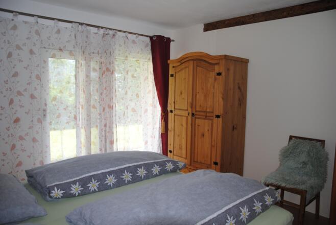 Schlafzimmer 1