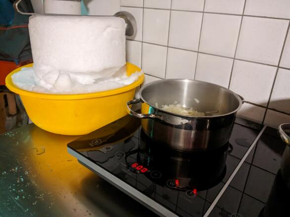 Induktionsherd im Winteraum