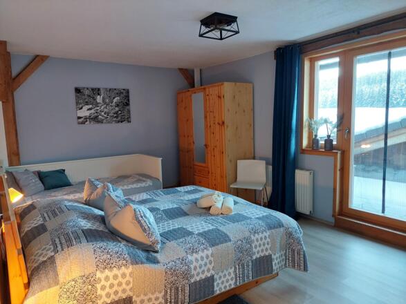 Schlafzimmer 2 (mit Badezimmer)