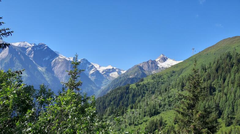 Toller Ausblick auf das Kitzsteinhorn - im Hintergrund der Großglockner