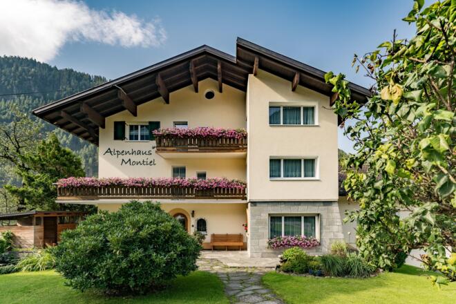 Haus im Sommer