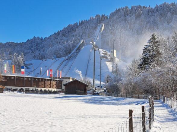 Blick auf das Olympia Skistadion