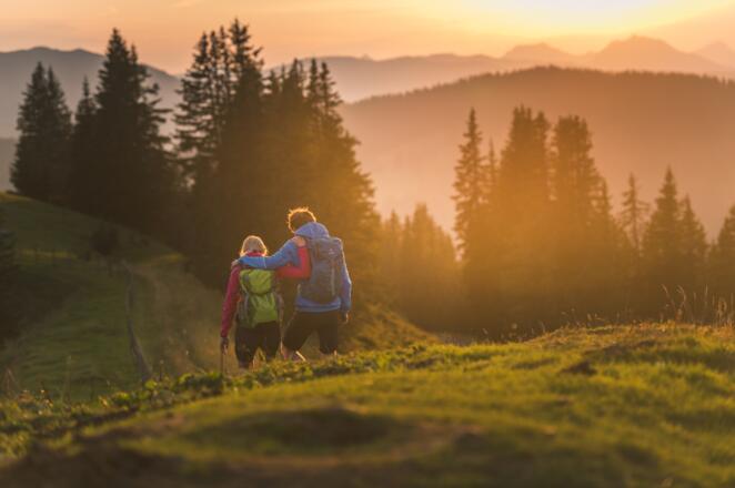Sonnenaufgang bei der Kräuterweitwanderung am Natrun