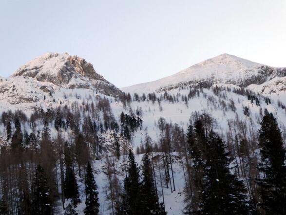 Der Blick von der Haltestelle Felseralm auf die Teufelshörner (links) und die Glöcknerin.