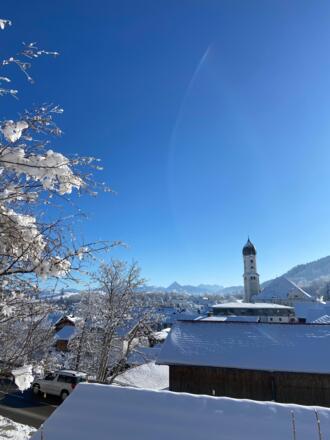 Auf dem Weg in den Ort