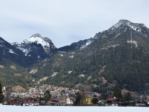 Wieder im Tal angekommen, geht es zurück in den Ort von Maurach a. Achensee.