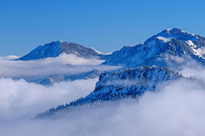 Blick vom Sulten auf Hochfelln und Hochgern, Kampenwand