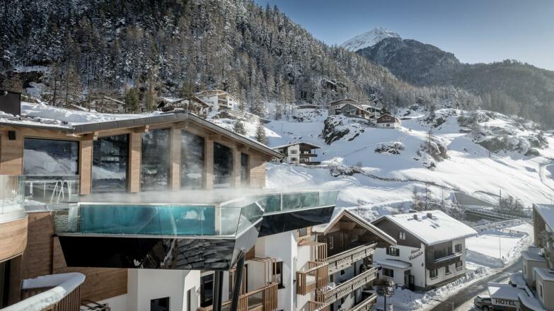 summit_infinitypool_winter_hotel_das_central