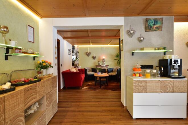 Frühstücksraum und Kaminzimmer