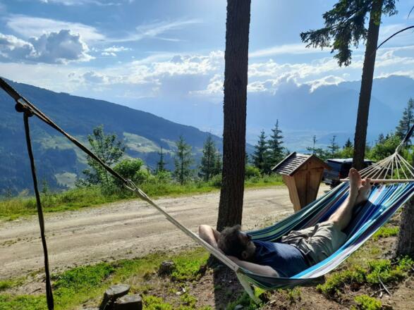 Hängematte, Wanderweg oberhalb vom Haus