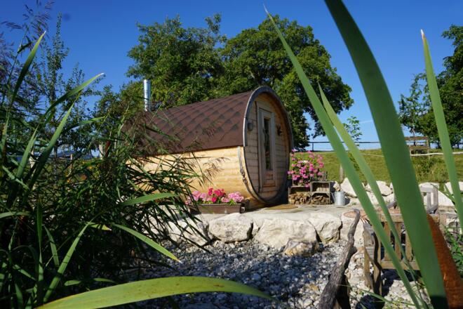 Fass-Sauna am Badeteich