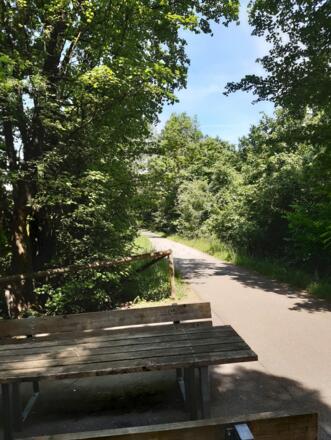 Rastmöglichkeit am Bockerlradweg bei Au i. d. Hallertau