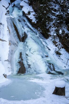 Vereister Wasserfall an der Brotzeithütte