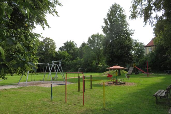 Spielplatz vor dem Schloss Koppenwind