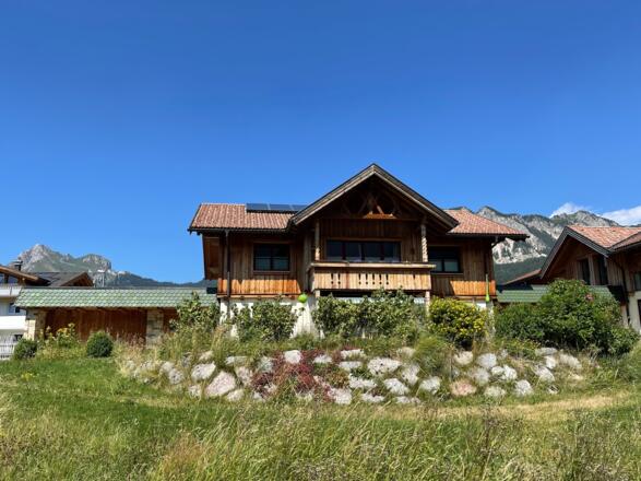 Landhaus Lignum - Südseite mit großem Garten