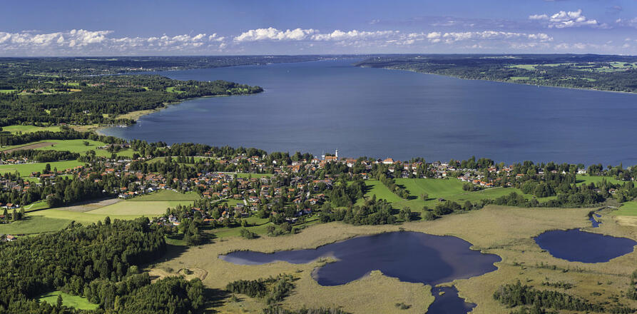 Blick über Seeshaupt auf den Starnberger See Richtung Norden