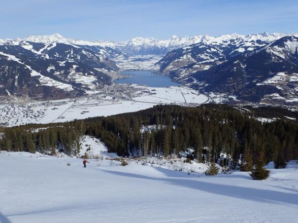 Oberhalb vom Steilhang mit Ausblick auf den Zeller See