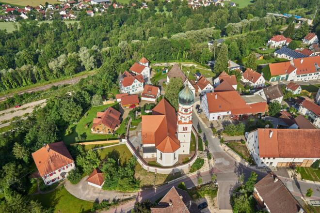 Kellmünz: Archäologischer Park & Kirche St. Martin