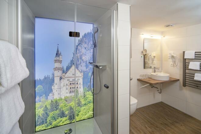 Komfort Dreibettzimmer Bad