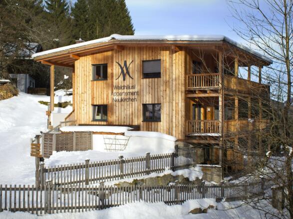 Haus Aussen_Winter_West-Süd