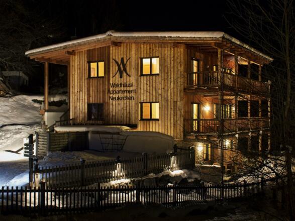 Haus Aussen_Winter_Süd-West_Nacht