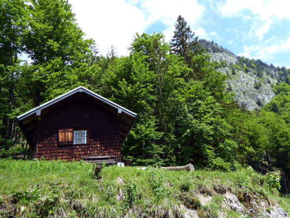Die Steinhütte unter dem Schwarzerberg ist auch ein attraktives Ziel.