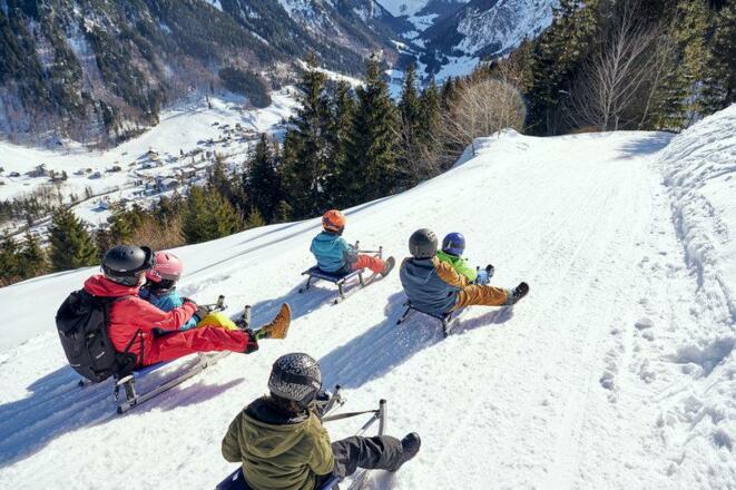 Familie_beim_Rodeln_im_Brandnertal_(c)_Alex_Kaiser
