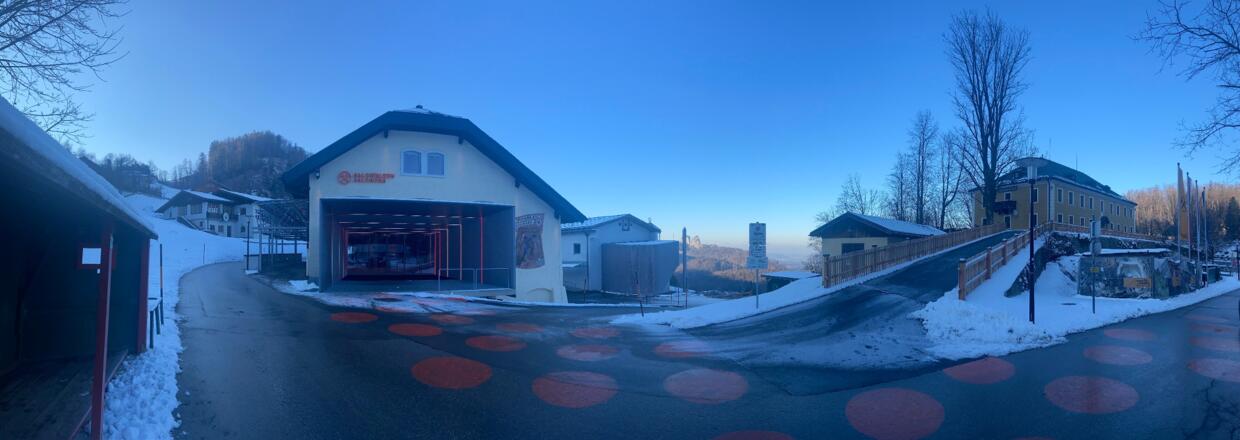 Blick auf die Salzwelten Hallein Salzburg