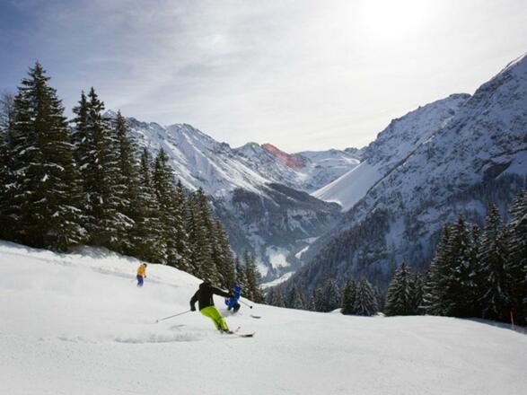 Skifahren-mit-Aussicht,-Brandnertal-(c)--Dietmar-W