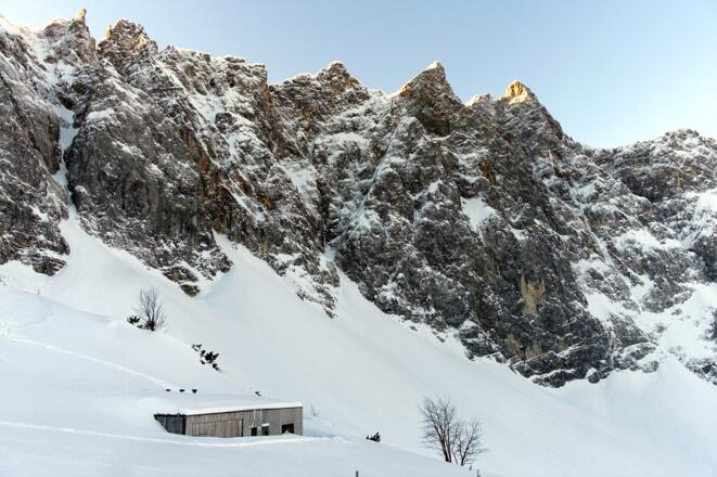 Technikhaus der Falkenhütte mit Winterraum