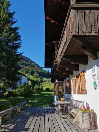 HAUSTERRASSE