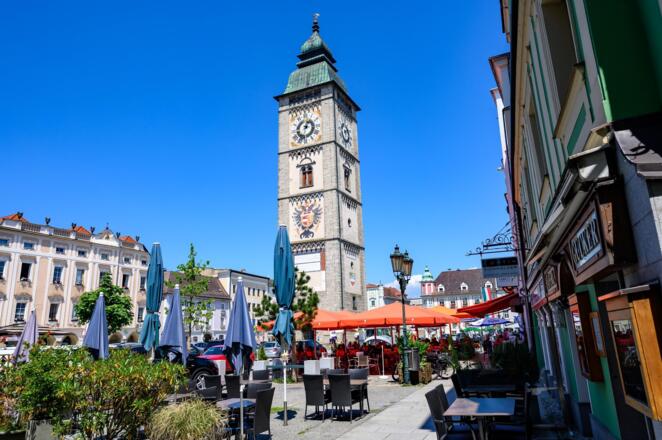 Gastgarten mit Blick auf Ennser Stadtturm