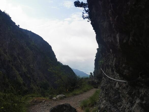 kurze Seilversicherung am Fluchtsteig