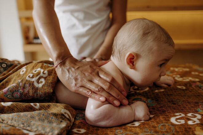 Baby- und Kindermassagen