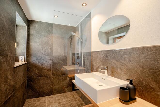 Appartement 3 _Frieden_ Badezimmer Berge Kleinwals