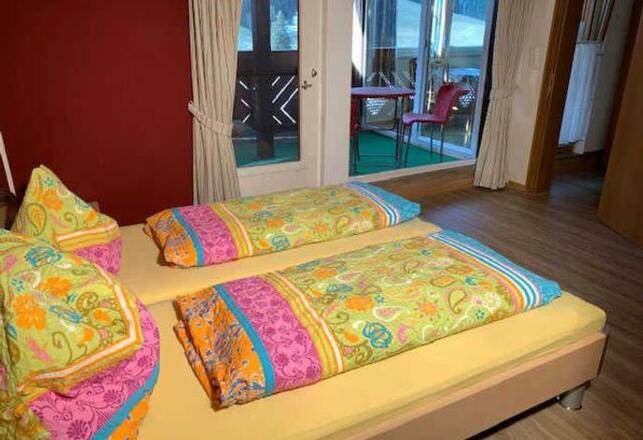 Panormama Wohnung 4 -Schlafzimmer mit Ausblick auf die Krinnenspitze